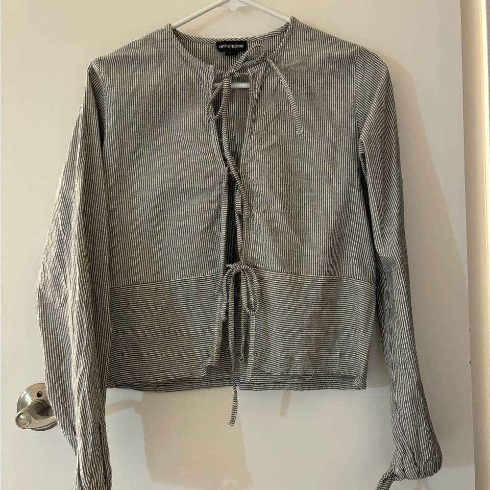 long sleeve tie front blouse